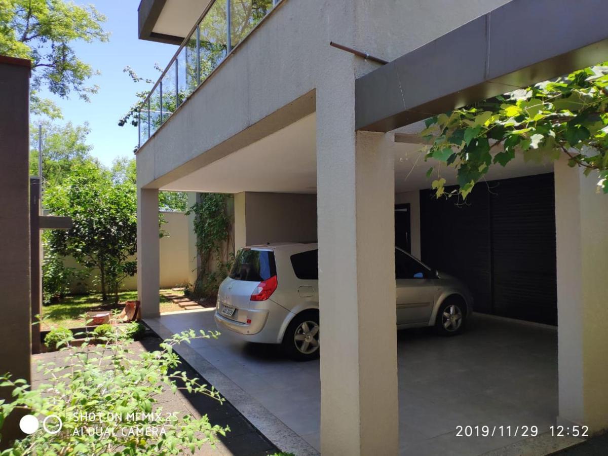 Casa Moderna No Centro Proxima A Atracoes Turisticas Villa Фос ду Игуасу Екстериор снимка